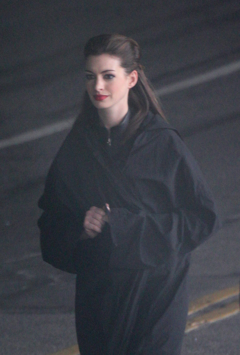 Illustration for article titled The Dark Knight Rises — 30 Catwoman Set Pictures